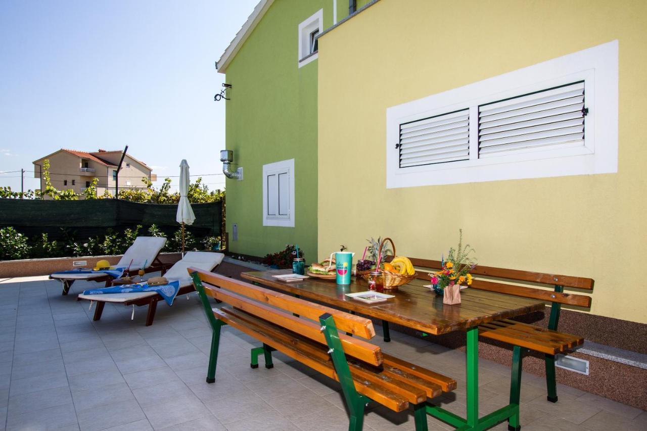 Holiday Residence Maja Katuni Luaran gambar