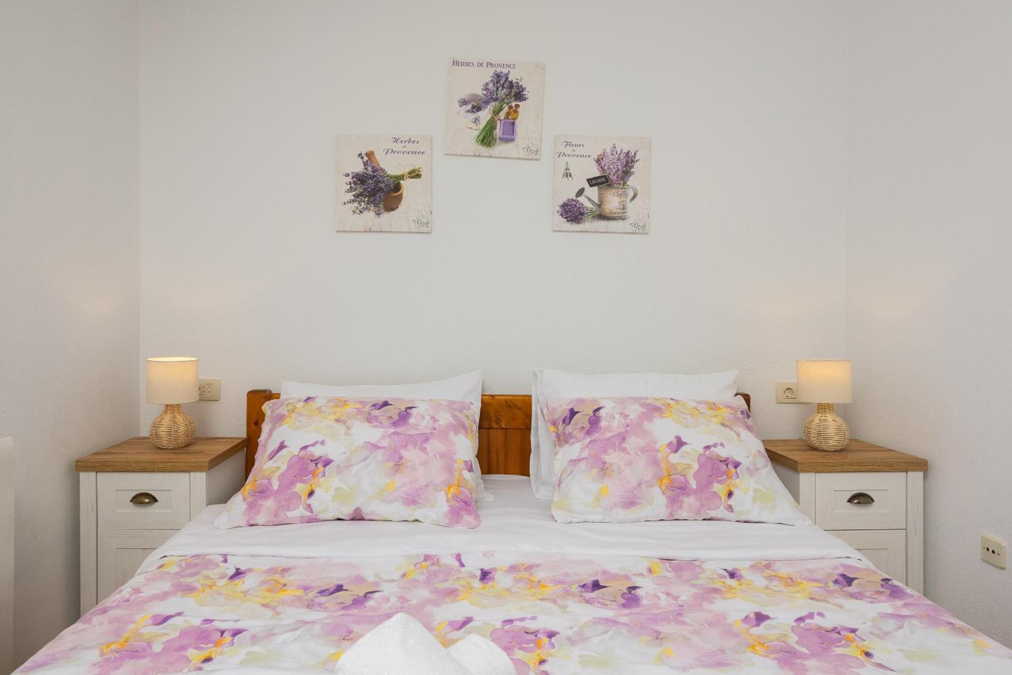 Holiday Residence Maja Katuni Luaran gambar