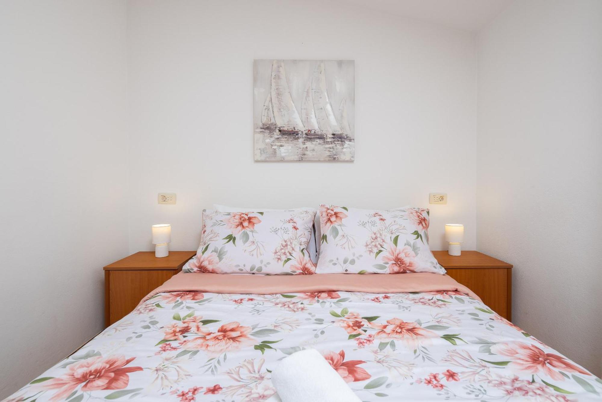 Holiday Residence Maja Katuni Luaran gambar