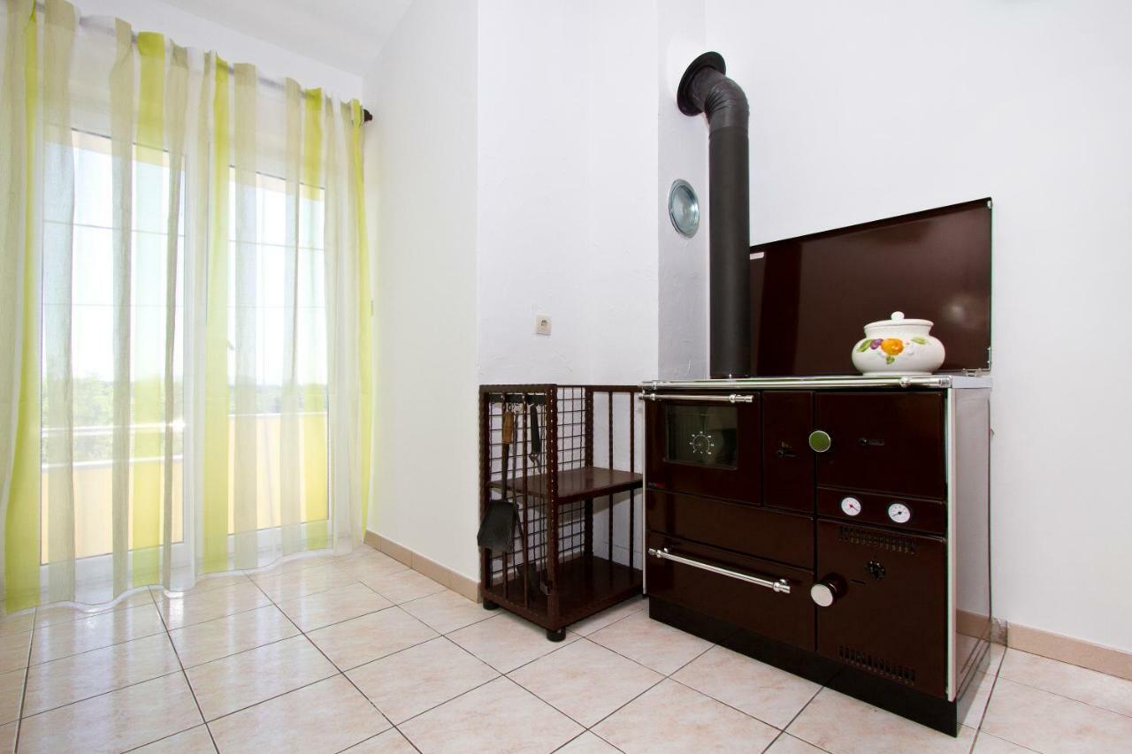 Holiday Residence Maja Katuni Luaran gambar